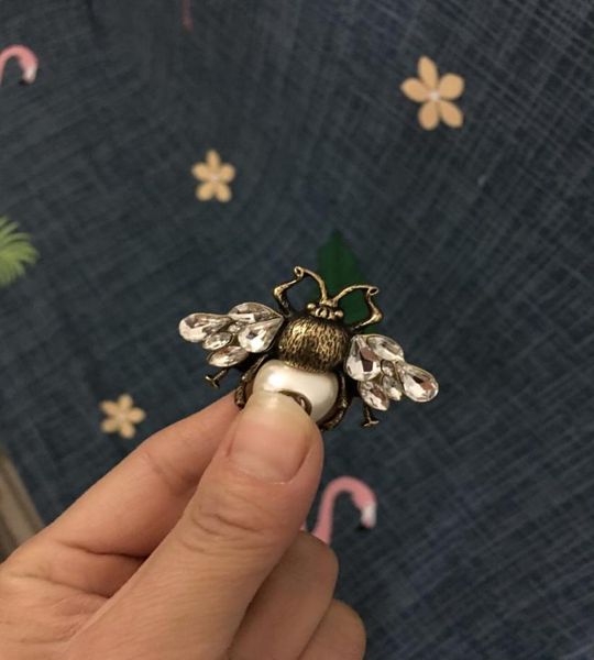 

2021 new product european and american fashion retro insect bee letter pearl crystal fashion ring cool ring finger ms dai chao fr4378974, Silver