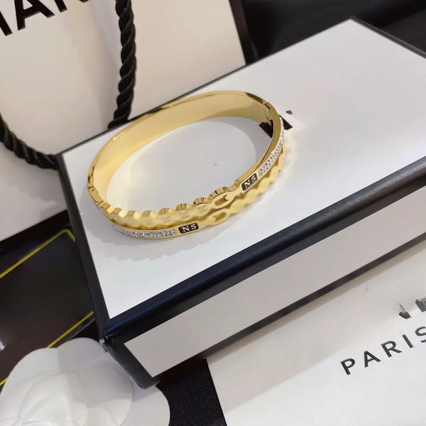 

europe america fashion style bracelets women bangle designer letter bracelet crystal 18k gold plated stainless steel wedding lovers gift jew, Black