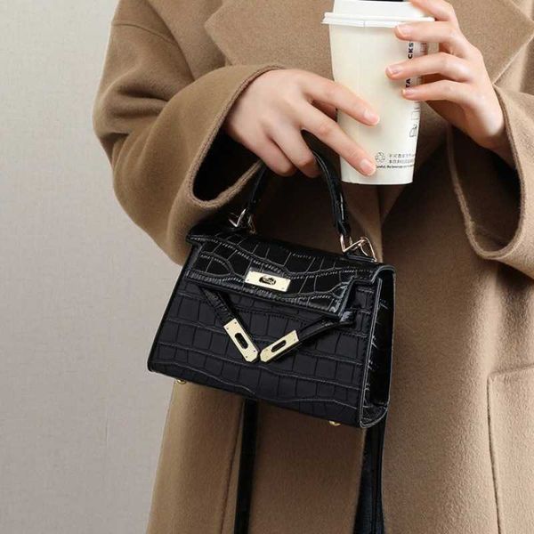 

designer kelys tote bag light luxury thousand gold 2023 new handheld small women's one shoulder crossbody french stylesp2b