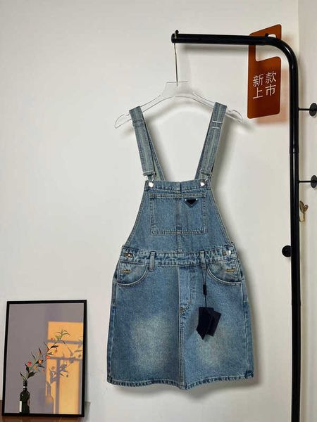 

basic & casual dresses designer 2023 spring/summer new classic triangle label washed old high waist strap denim dress women's o16a, Black;gray