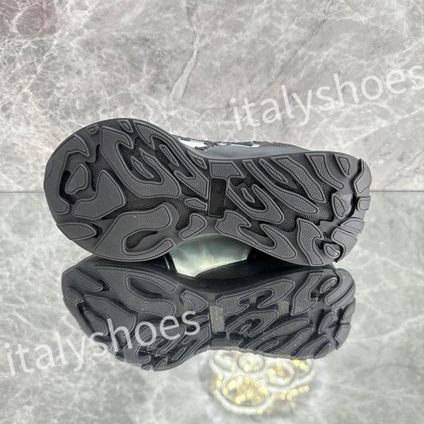 

2023 luxurys reflective leather dad shoes space stitching material sneakers designer sneakers modern autumn winter trendy shoe xsd230403, Black