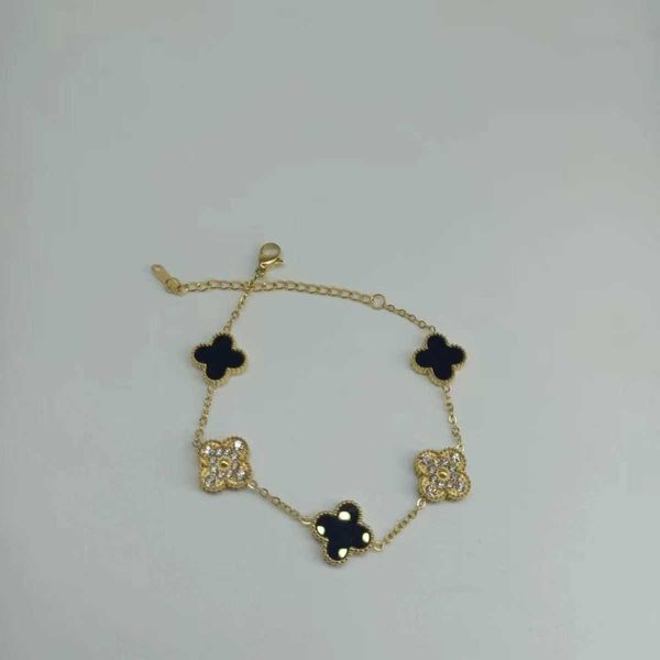 

clover bracelet tiktok four-leaf clover bracelet with 18k titanium steel inlaid light and luxurious simple and fashionable2023, Golden;silver