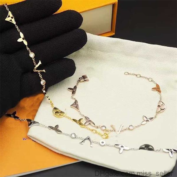 

women designer bracelet chain luxury bracelet gold plated fashion trendy pulsera lock flower letter pendant diamond cjeweler love charms mis, Golden;silver