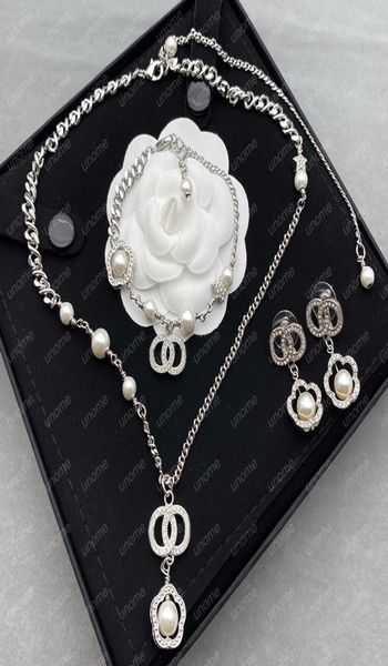 

fashion pearl earrings set for women c earring luxurys designers heart necklace earrings jewelry choker with box d2111303z5457682, Black