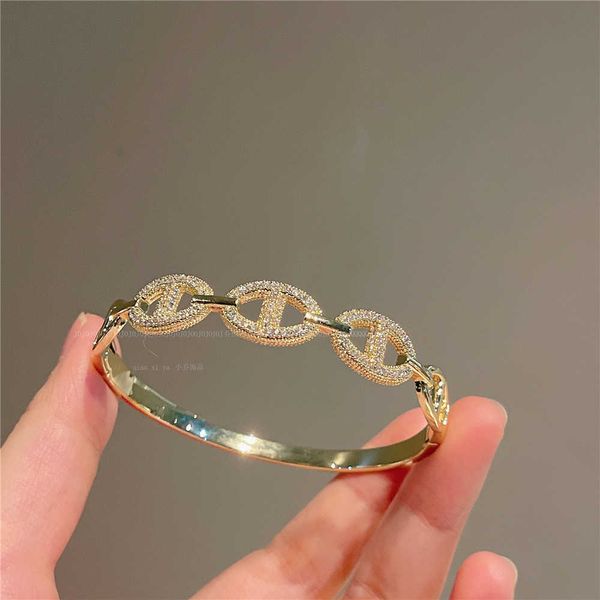 

designer hemrres bracelet plated 14k copper gold color preserving pig nose bracelet jojoacc 6cm light luxury versatile 5ycz, Black
