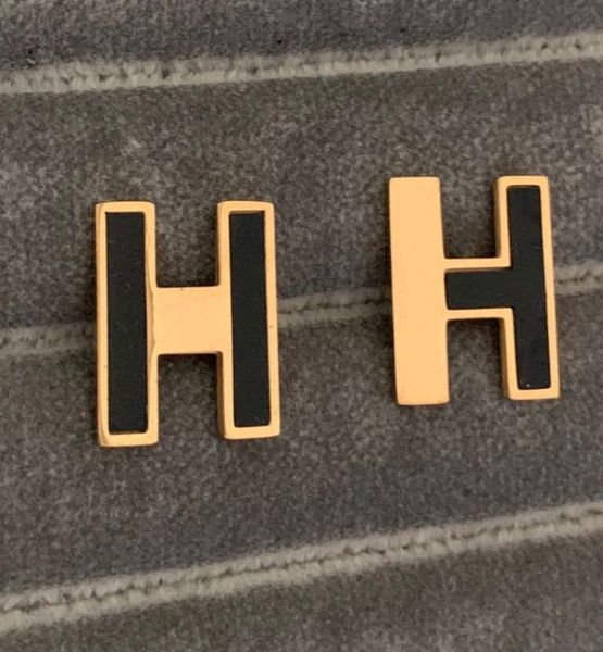 

2021 usa european design never fade factory black stud silver letter h studs earrings jewelry gold rose 316l stainless steel5296562, Golden;silver