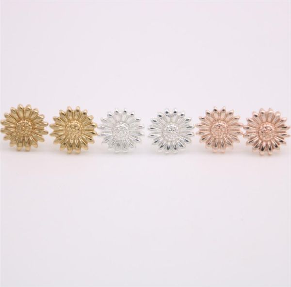 

fashion stud earrings lovely chrysanthemum stud earring charming woman flowers5186074, Golden;silver