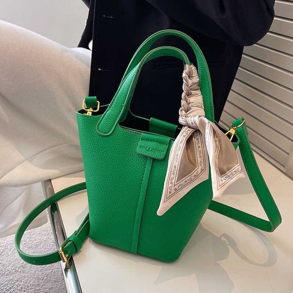 

luxury h ermes picotin lock bags advanced and westernized small bag for women 2023 new fashion versatile bucket this years popular cros with