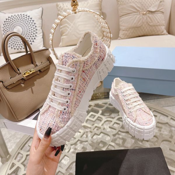 

designer mesh woven lace up shoes with color matching retro style bread shoes embossed leather curb sneakers calf leather rubber platform ge, Black