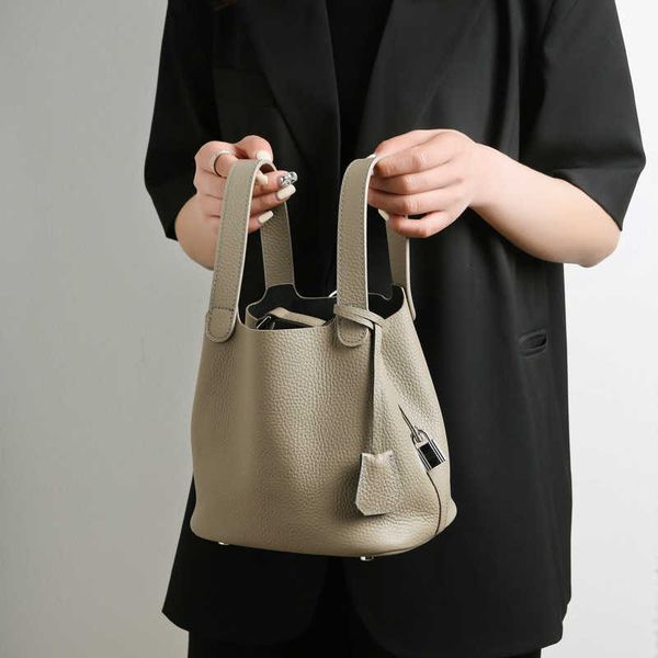 

brand designer vegetable basket bags for women large capacity bag women 2023 new autumn and winter layer cowhide womens basket handbag sim w
