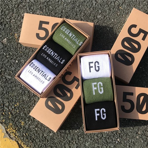 

sports socks socks men fg letter socks fashion crew sports letter embroidery trend hip hop cotton socks 3 pairsbox 230717, Black