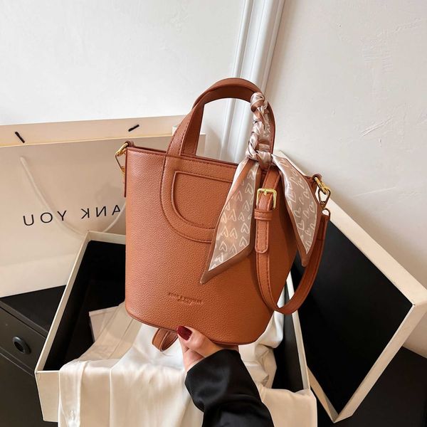 

brand designer vegetable basket bags for women womens bag womens shoulder trendy new handbag bucket diagonal cross casual and simple girls b
