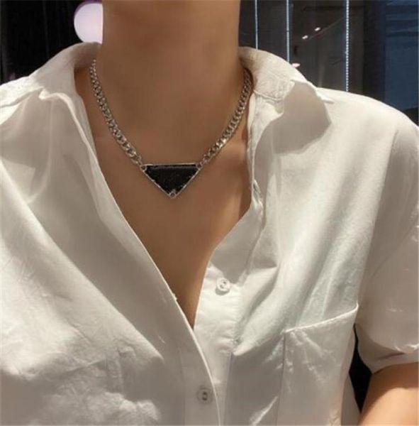 

luxury designer necklace chain fashion jewelry triangle pendant design party silver hip hop punk womens mens necklaces chokers jew2022415
