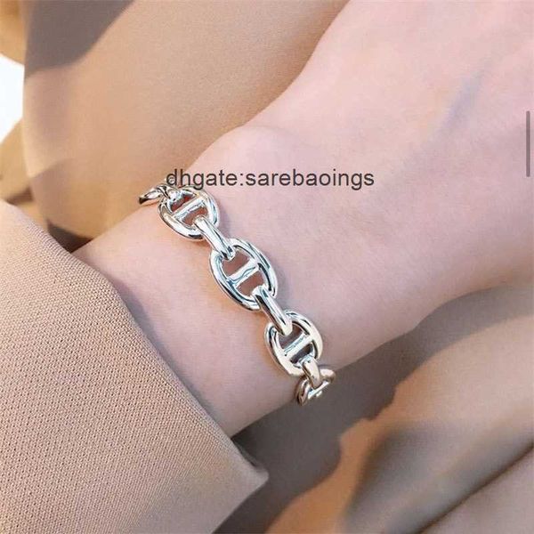

aher mas designer luxury brand enamel bracelet silver pig nose oval h letter open bracelet td9l, Black
