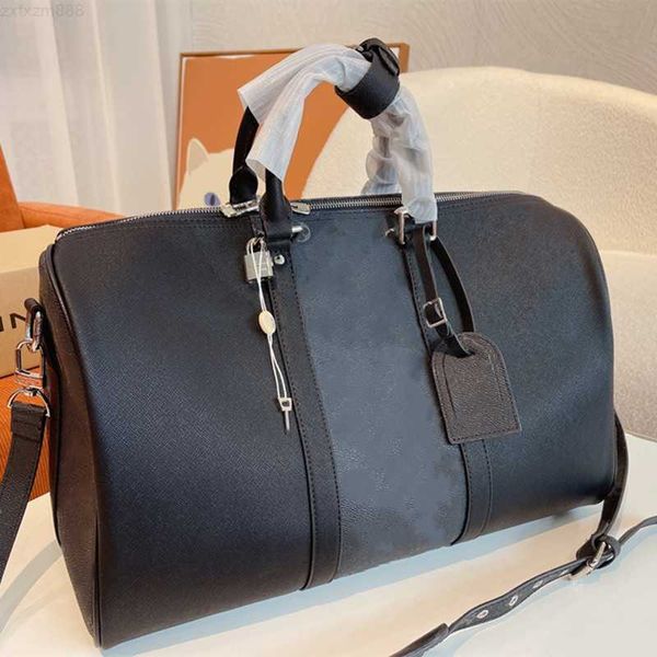 

2022 new luxury women weekend bag overnight duffle hand bags leather designer travel duffel for men