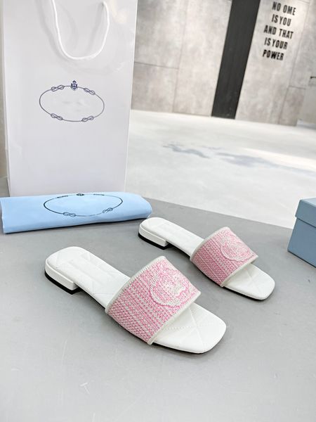 

2023 shoes sandals new electric embroidered flat slippers, fabric: imported sheepskin surface, foot-padded goatskin, high-grade bottom of or, Black