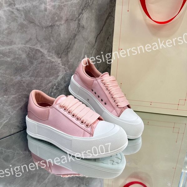 

2023 new luxury designer men's lace-up shoe chunky sneakers white thick-soled motif casual shoes round toe multicolor platform trainers, Black