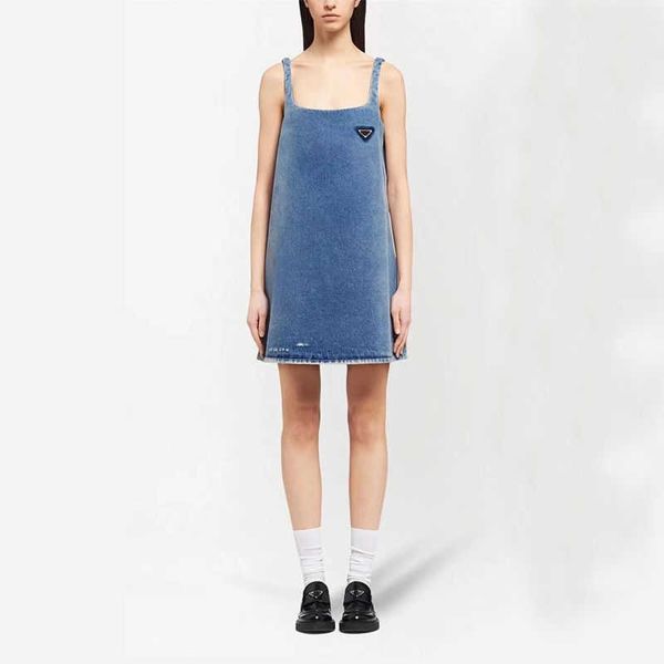 

summer women classic triangle standard cowboy slip dress, age reduction sleeveless skirt, denim fabric version of crisp, natural waist line,, Black;gray
