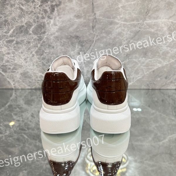 

2023 new luxurys mens old daddy shoes sneakers fashion trend designer brand classic pure black non-slip outsole outdoor street xsd221105