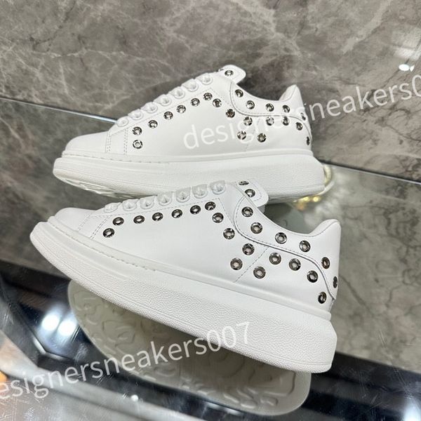 

2023 new luxury designer men causal shoe fashion woman leather lace up platform sole sneakers white black mens womens sneaker xsd221110