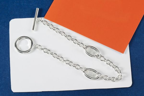 

classic bracelet bracelet 18k gold-plated stainless steel letter pendant lover gift wristband sleeve chain women's bracelet mcteyua sgd, Golden;silver