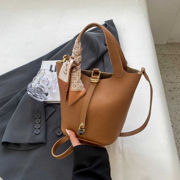 

luxury picotin lock bag new westernized litchi pattern silk scarf handheld water bucket mother women's 2023 korean single shoulder diag