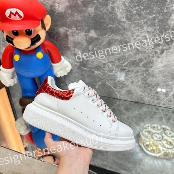 

new mens old daddy shoe sneakers fashion trend designer brand classic pure black non-slip outsole outdoor street xsd221105