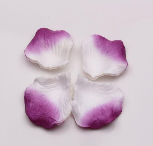 

light purple rose petals hand sprinkle flower wedding decorate6588520