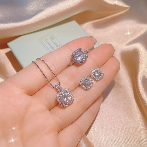 

zircon square diamond collarbone chain, simple, luxurious, and high carbon simulation diamond rings, earrings, pendants, three piece birthda, Silver
