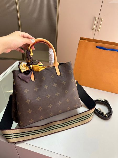 

Women cross body luxury shopping bag designer handbag fashion classic letter pattern single shoulder bags high quality totes handbags, Black1