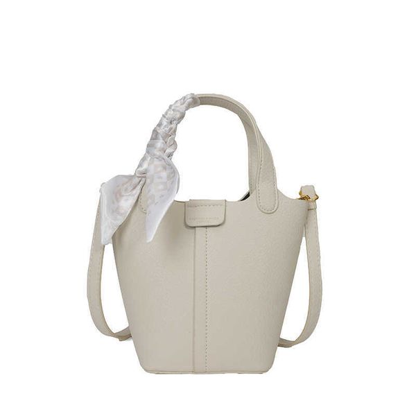 

luxury picotin lock bag handheld textured small for women 2023 new fashion solid color shoulder fashionable summer crossbody water bucket 5f