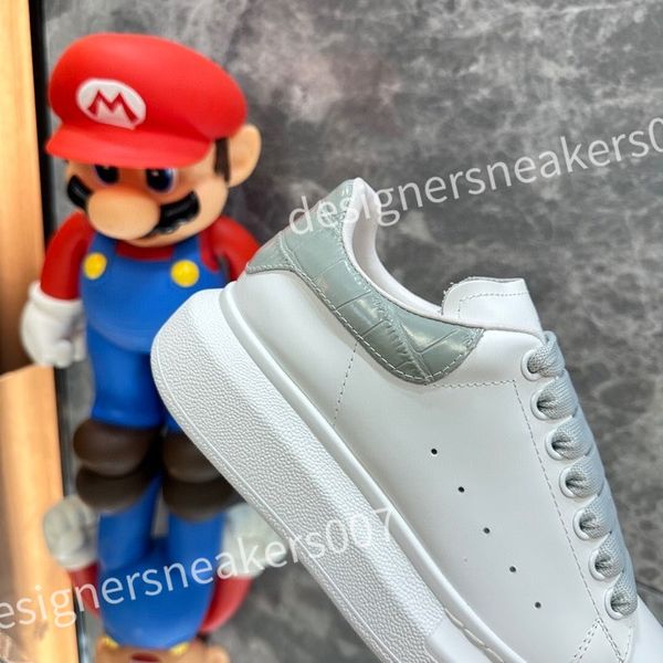 

new luxury mens old daddy shoe sneakers fashion trend designer brand classic pure black non-slip outsole outdoor street xsd221105
