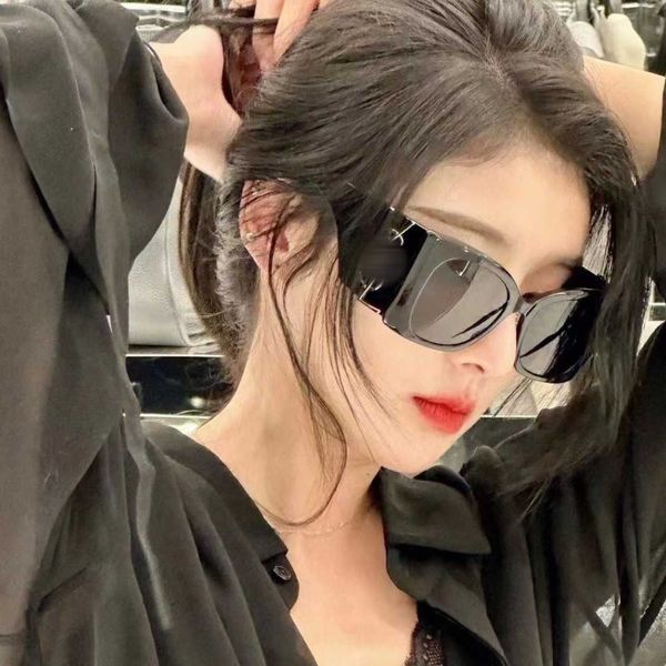 

23 styles of yang shujia fashionable oversized box board sun and uv protection for women's sunglasses, White;black
