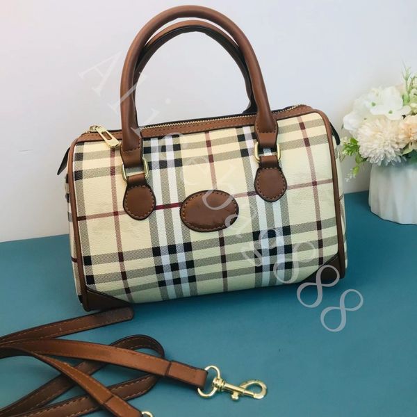 

luxury bu brand totes for men women travel bags plaid pattern large capacity shoulder designer bag double handle leather quality 25cm fast n