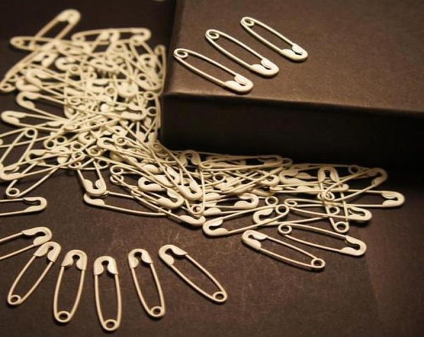 

500 pcs green red white mixed colorful safety pin charms jewelry finding safety pin 8624692, Silver
