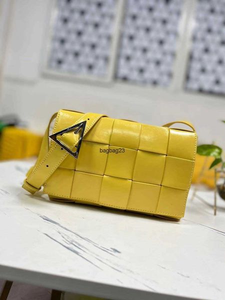 

bottegaz bag square designer venetas button 2023 bags bag ladies tofu girl cassette woven oil pillow wax leather small one shoulder cross bo