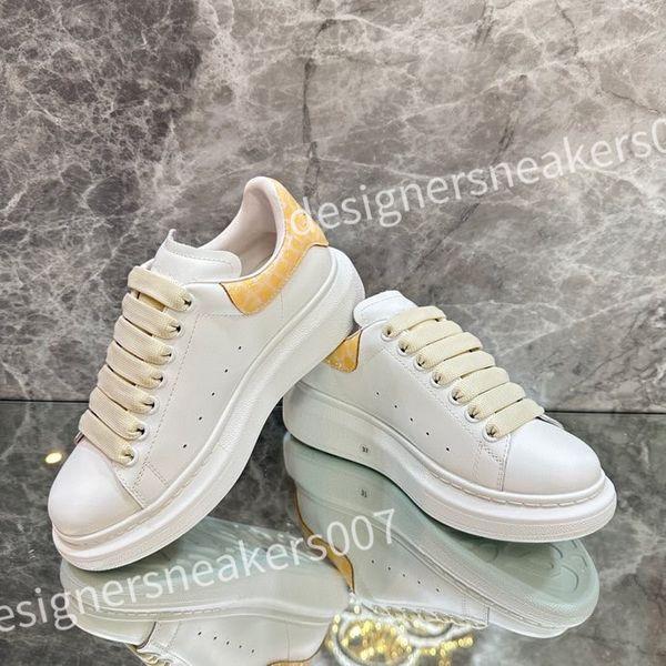 

2023 luxury mens old daddy shoes sneakers fashion trend designer brand classic pure black non-slip outsole outdoor street xsd221105