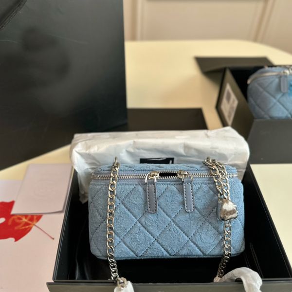 

cowboy canvas cosmetic bag wallet shoulder crossbody bag designer chain luxury makeup bags letter design classic metal letters fashion makeu