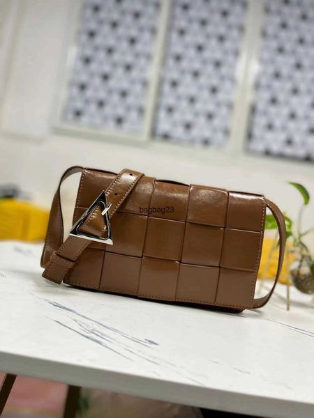 

bottegaz bag designer bottegaz leather small venetas 2023 pillow bags bag ladies button girl cassette square woven oil tofu wax one shoulder