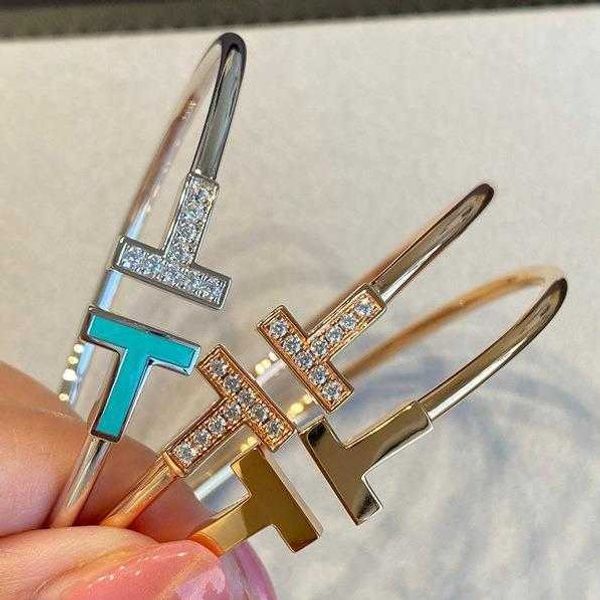 

high version tiffay v gold plated mijin cnc craft exquisite carved diamond faced smooth full double white friayllaria open elasayc bracelet, Black