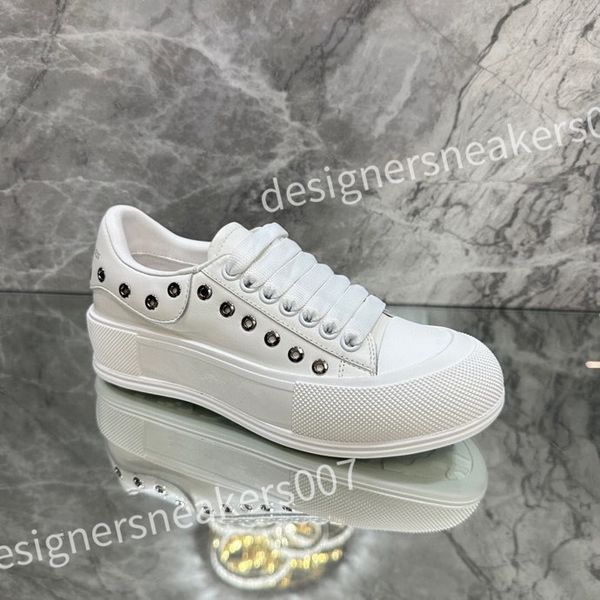 

2023 new luxurys designer men causal shoe fashion woman leather lace up platform sole sneakers white black mens womens sneaker xsd221111