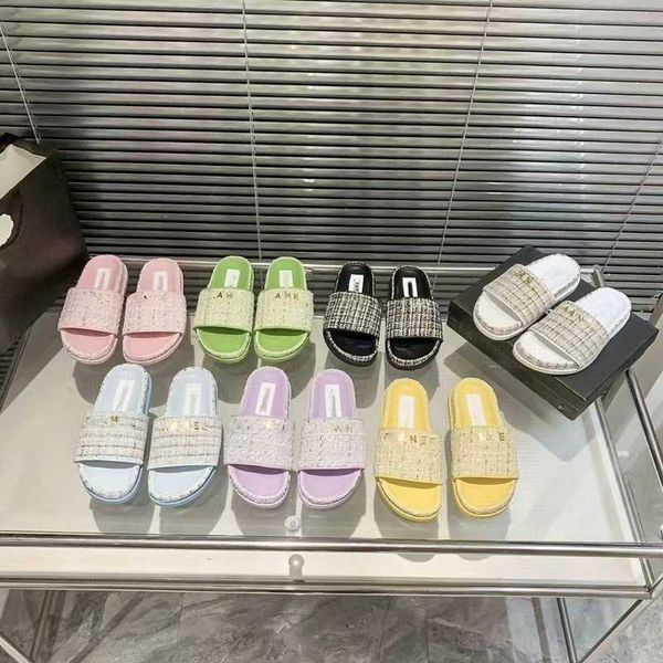 

womans slipper channel designer slides summer 2023 little fragrant honey macaron slippers flat bottomed letter open woolen cloth outer wear, Black