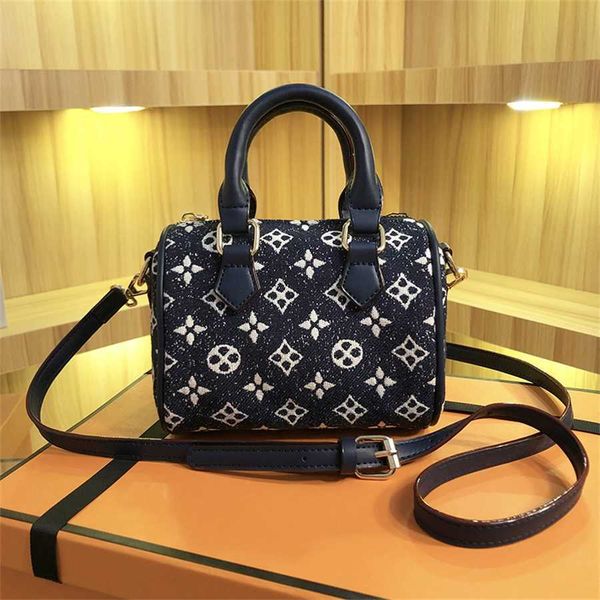 

bag 10% off designer fresh sweet handbag large capacity one shoulder spring new cute and easy to relax women's bag