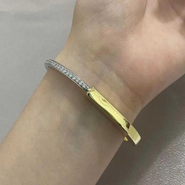 

tiffay's new lock series s925 fashionable color separation diamond inlaid sterling silver bracelet o8yg o8yg, Black