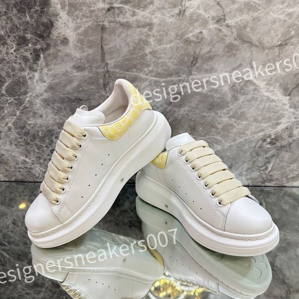 

2023 mens old daddy shoe sneakers fashion trend designer brand classic pure black non-slip outsole outdoor street xsd221105