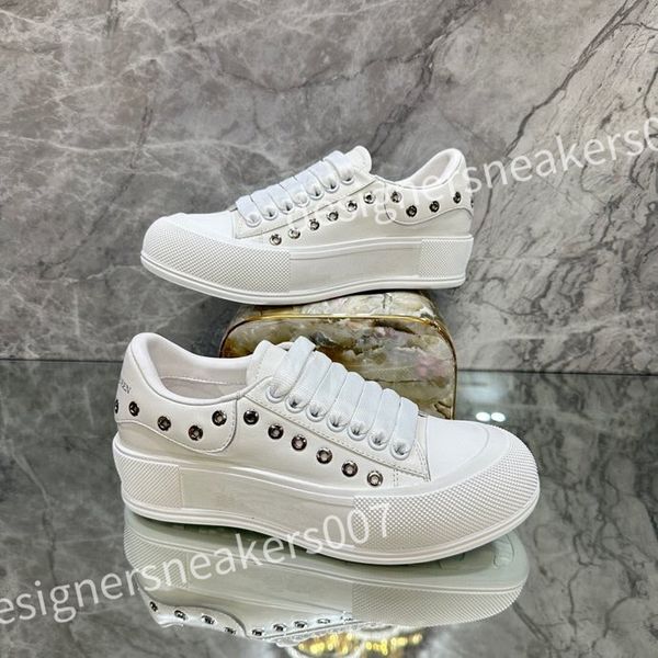 

new luxurys designer men causal shoe fashion woman leather lace up platform sole sneakers white black mens womens sneaker xsd221111