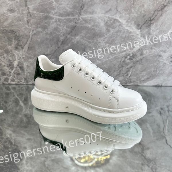 

2023 new mens designer shoes white black panda fuchsia grey fog rose whisper triple pink men women casual sneakers trainers xsd221114