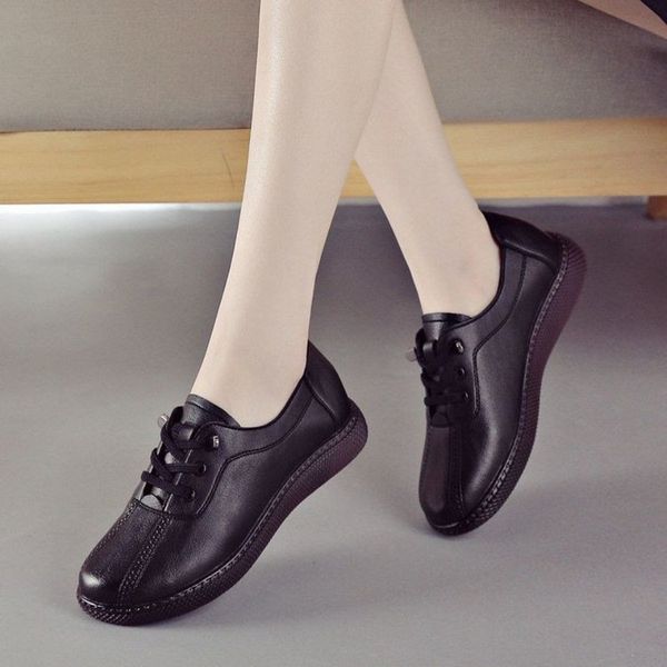 

mom shoes spring and autumn soft bottom comfortable 2023 middle-aged and elderly leather shoes ladies flat non-slip waterproof shoes for the, Black