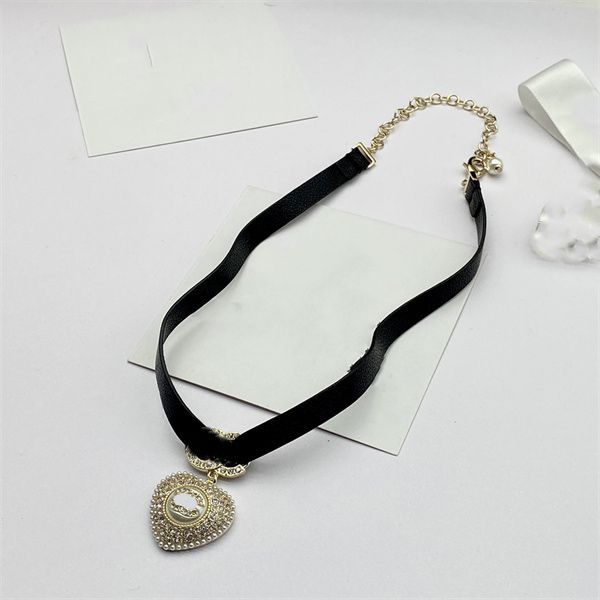 

designer c letter logo pendant necklaces ccity women pearl chokers woman luxury gold necklace jewelry 33, Silver