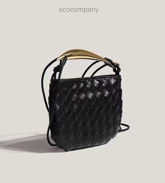

2023 designer metal sardine new bag woven handbag small women's one shoulder oblique cross women fashion 0cgn